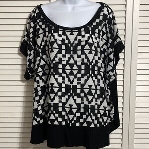 Avenue scoop neck top!